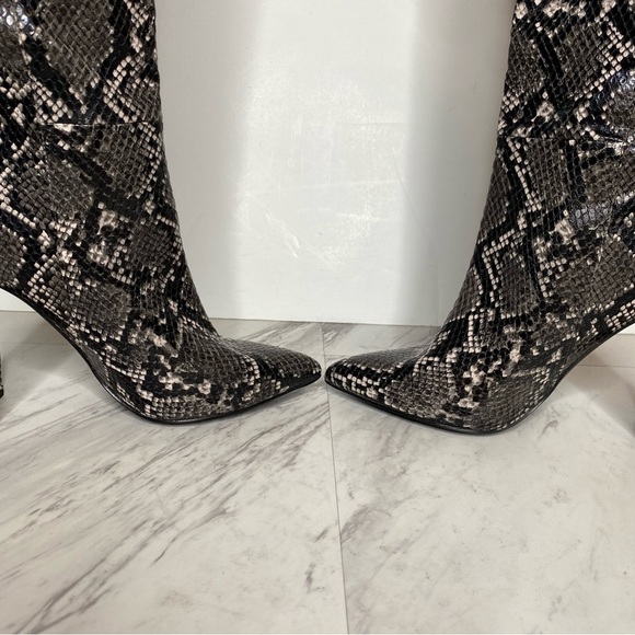 New! Steve Madden Triumph Snakeskin Tall Boot 5 1/2 M - Picture 6 of 13
